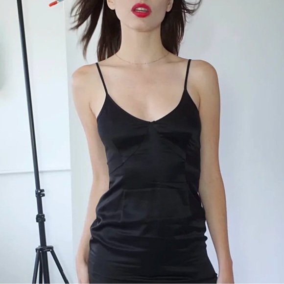 L’ecole Des Femmes Black Silk Gown🖤 - Picture 3 of 6